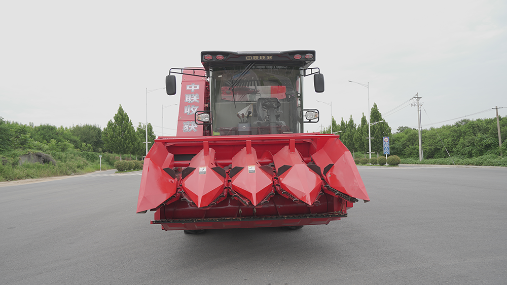 BBIN宝盈4YZJ-4型自走式玉米穗茎收获机